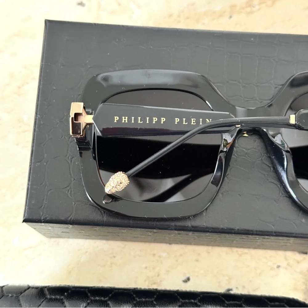 New! Philipp Plein Queen SPP065S Col.0700 Glossy Black Sunglasses, Authentic